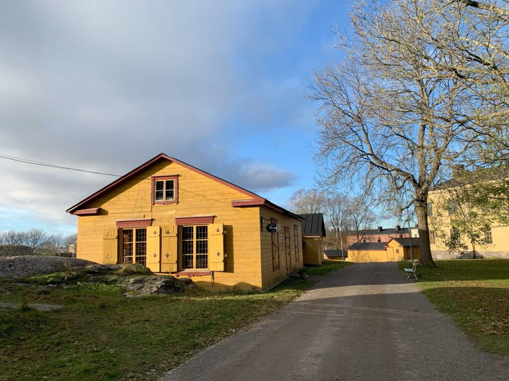 Une maison en bois sur l'île de Suomenlinna