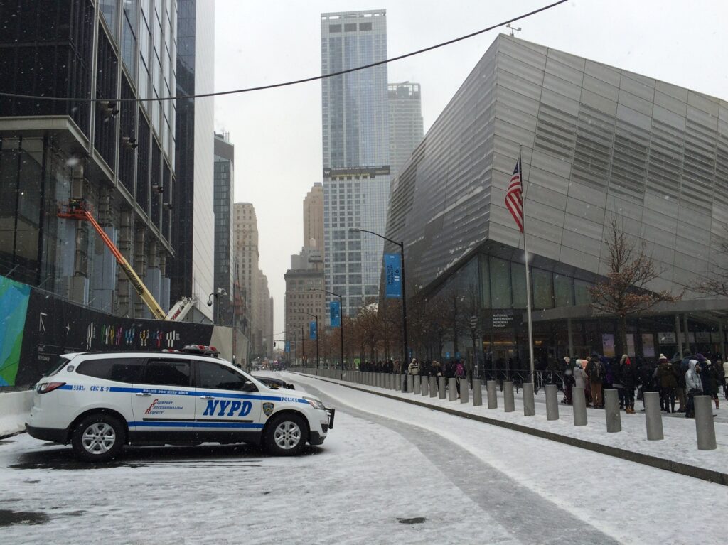 Le mémorial 9/11 de New York sous la neige