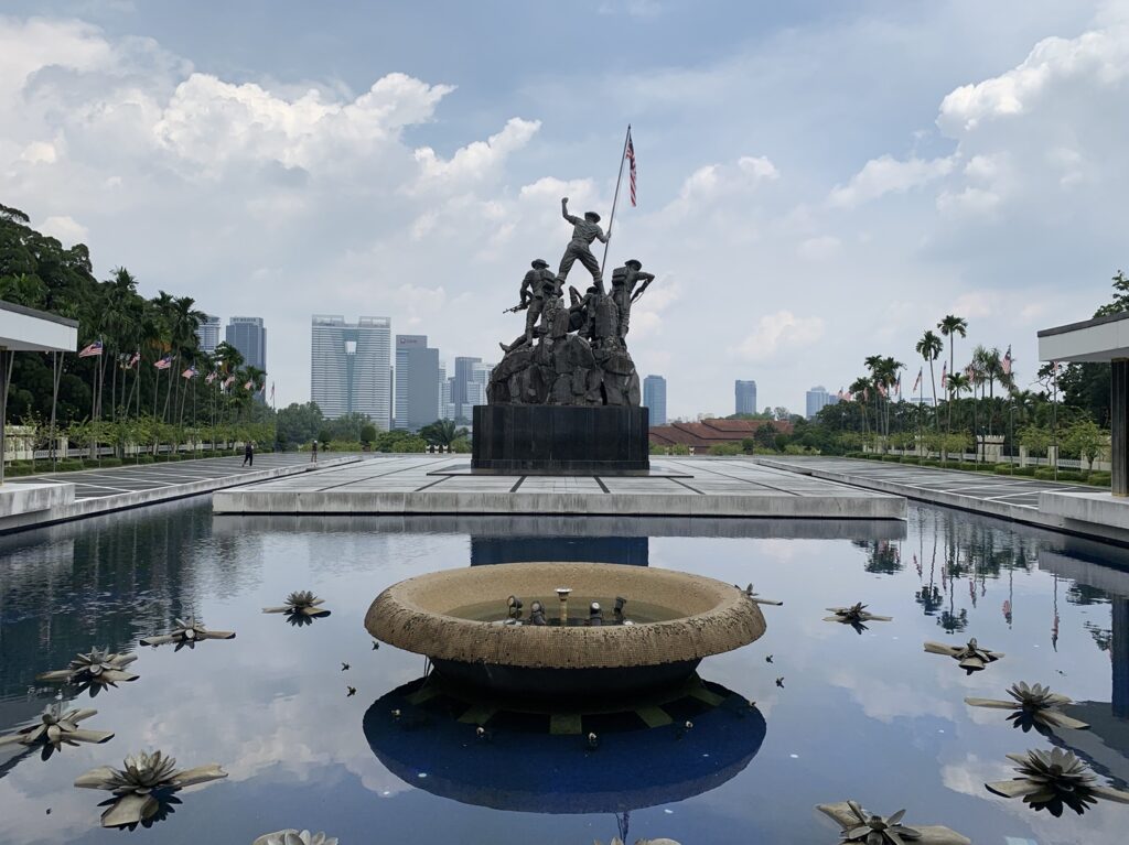 Vue sur le Monument national de Kuala Lumpur