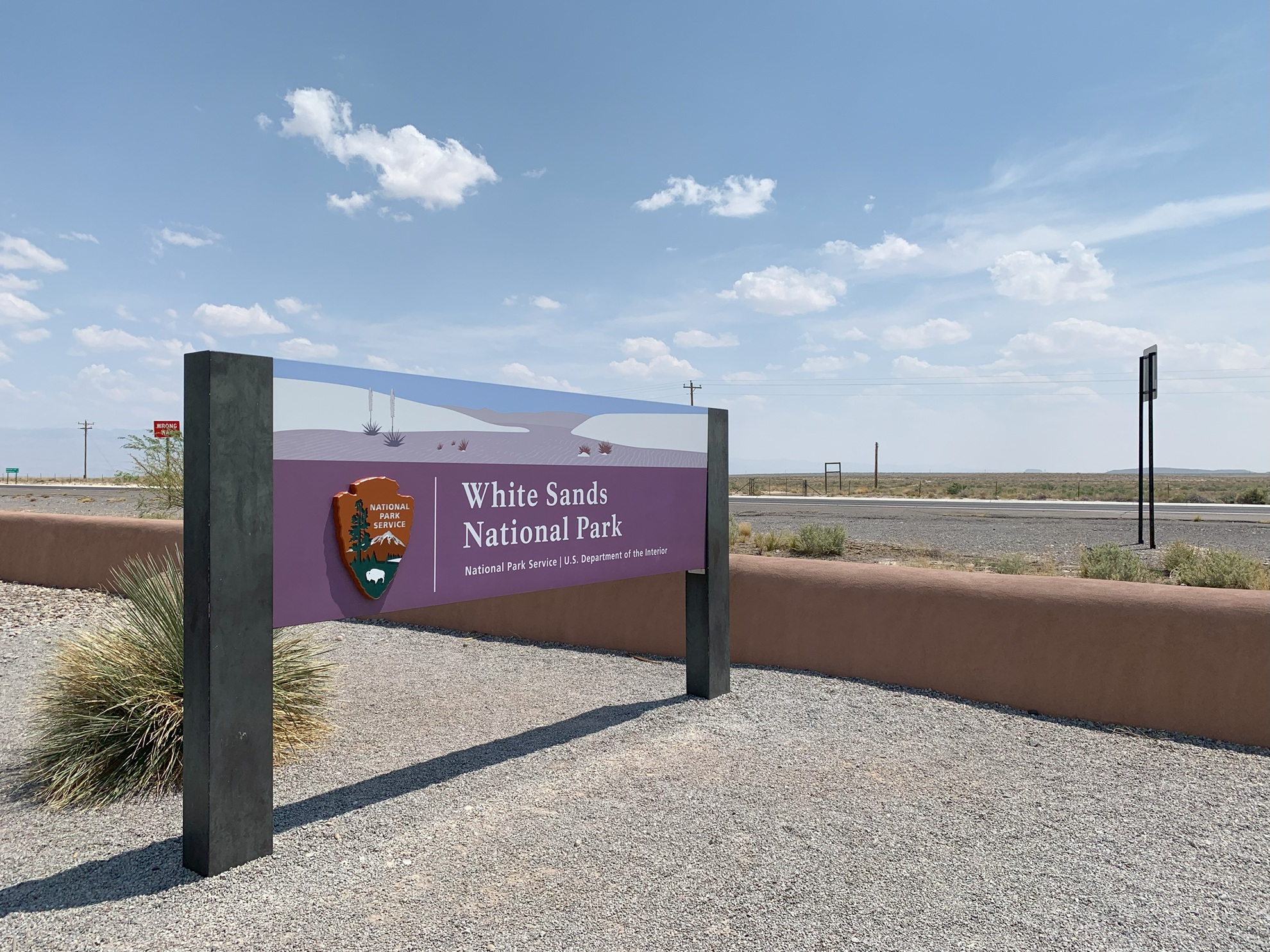 Le panneau à l'entrée du parc national des White Sands au Nouveau-Mexique