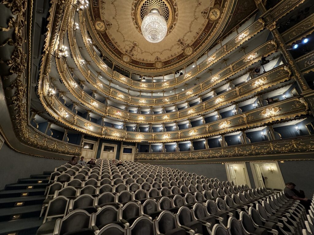 La salle du Théâtre des États de Prague